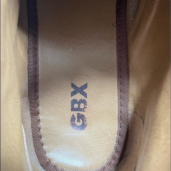 GBX mens shoe size 10D, i would call the color taupe, smoke free home - Picture 5 of 5